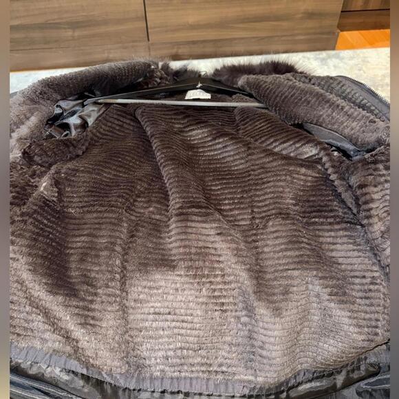 Blue Duck Metallic Parka with fur trim and lining - Picture 3 of 9